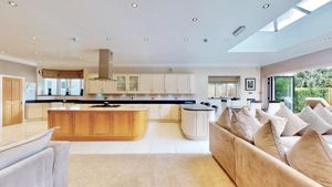 Photo 16- click for photo gallery